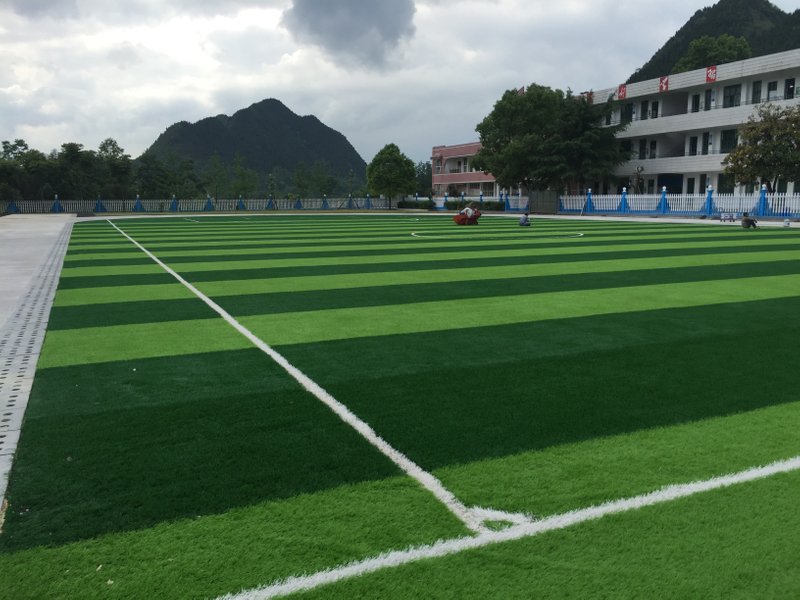 Césped artificial clásico resistente al desgaste de 50 mm para campo de fútbol